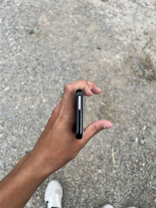 самсунг s8, память 64, экран новый