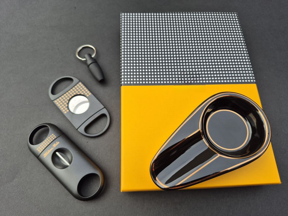 Подаръчен комплект за пури,с лого,два цвята