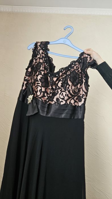 Продам вечерние платья