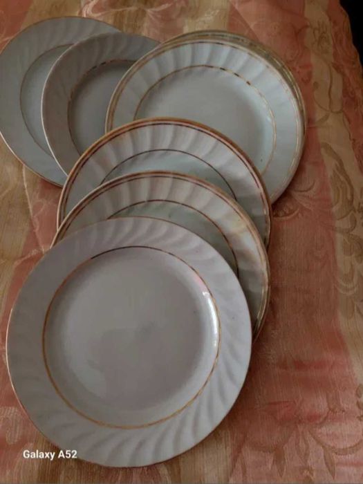 Продавам  антични ретро предмети за дома-чиний,съдове,бижутера