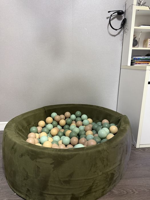 Продам сухой бассейн