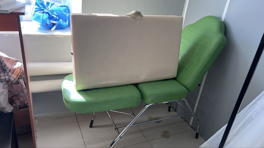 Продам кушетки для салона