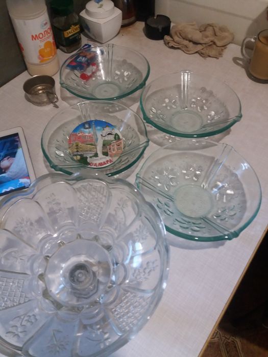 Продам столовую посуду..