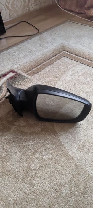 Зеркала на Хундай акцент 12 год