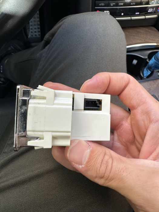 Аналогов часовник за Мерцедес Е класа w212 facelift