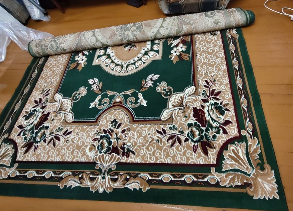 Продам ковёр. Размер 2,5*5,0
