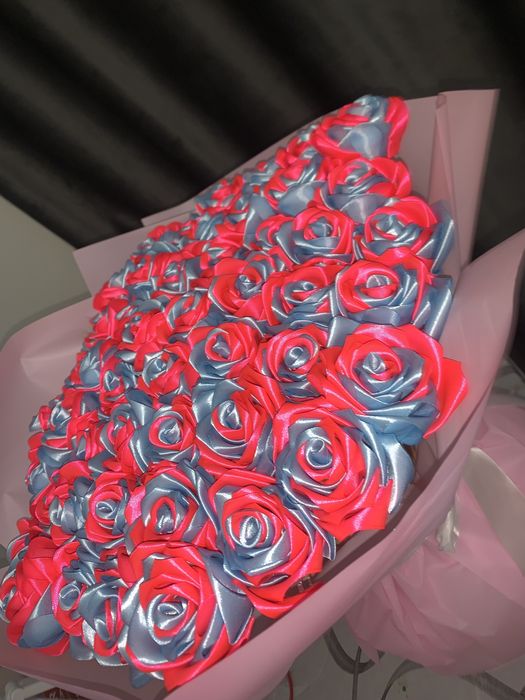 Розы из атласной ленты