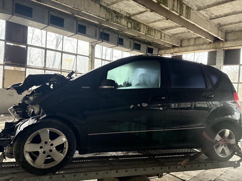 Mercedes A180 на части