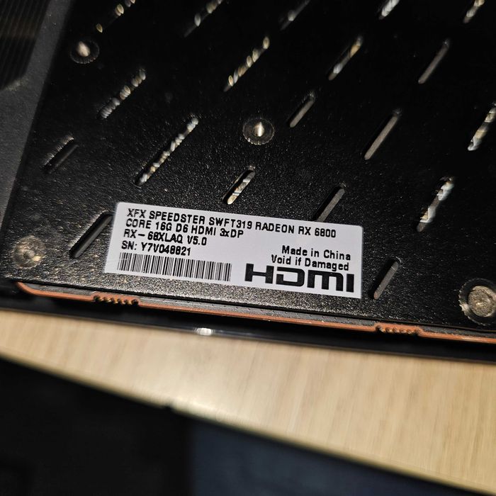 Placă video RX6800