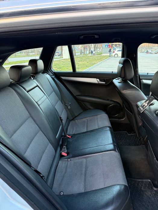 Mercedes C220 обслужен, перфектен автомобил