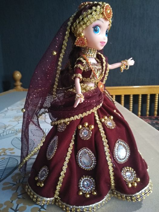Кукла  в индийском национальном костюме
