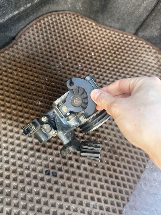 Продам дроссельную заслонку