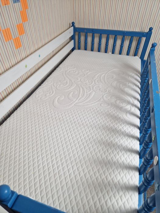 Детская двухъярусная кровать