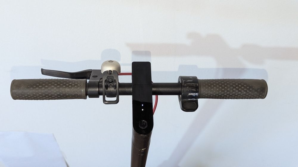 Vând trotinetă electrică Xiaomi M365 – stare bună – perfect funcțională