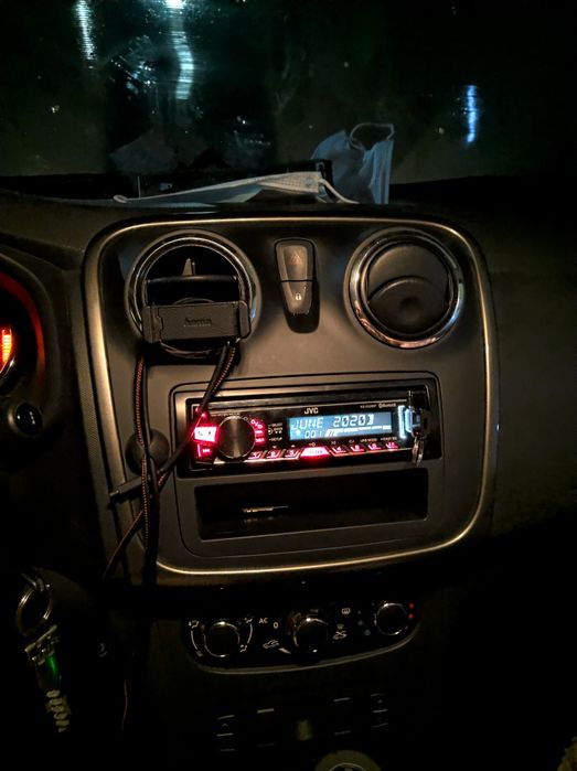 Set audio Dacia Sandero cu difuzoare Focal