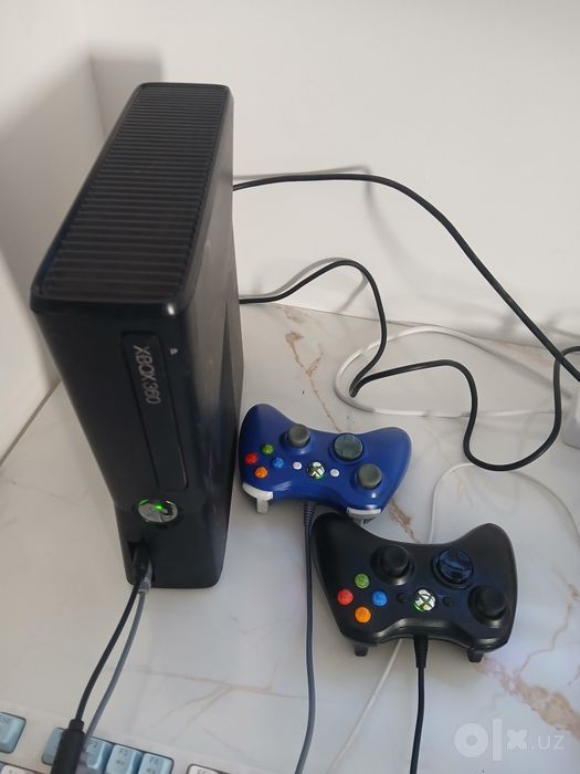 Xbox 360 slim 35 ta oʻyin va retro sega dendy 1000 ta oʻyin