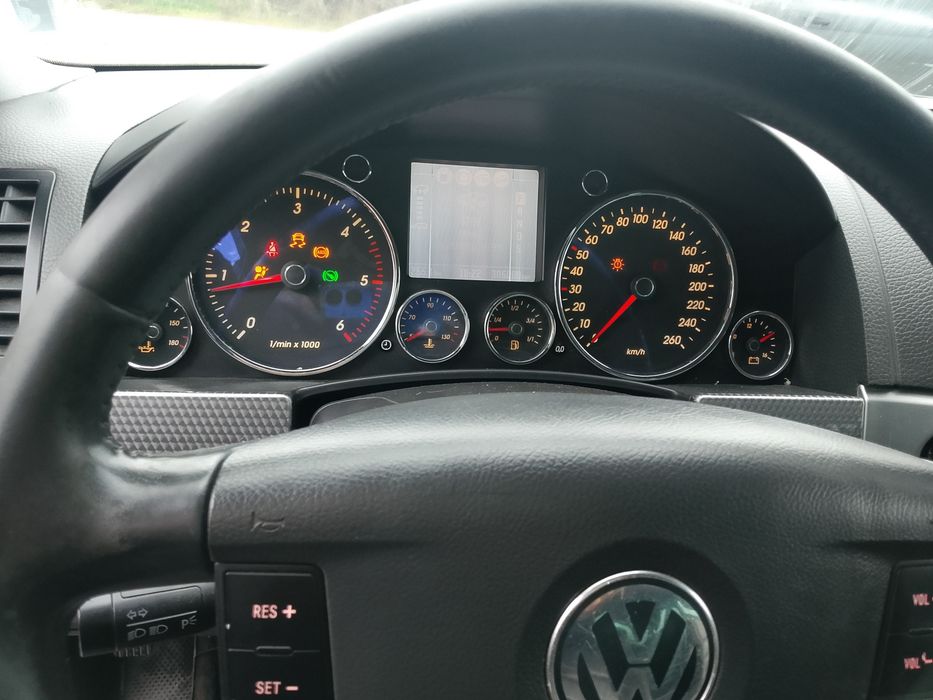 VW Touareg 2.5 R5 King Kong , 174 к.с. , 60 броя на части