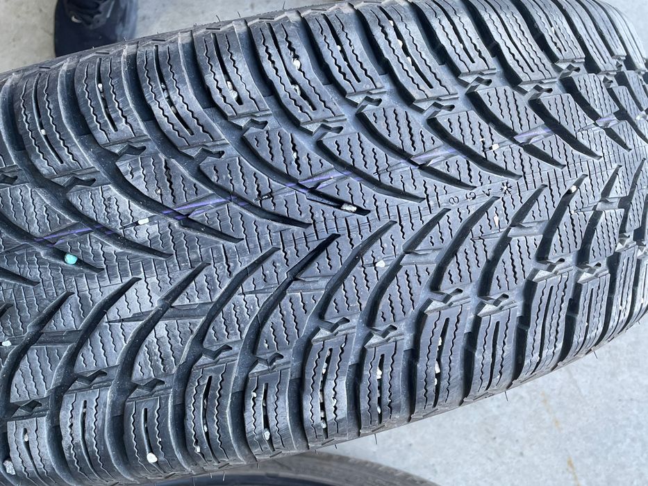Гуми 215 55 18 зимни nokian