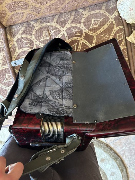 Vand acordeon Hohner Verdi 2 impecabil