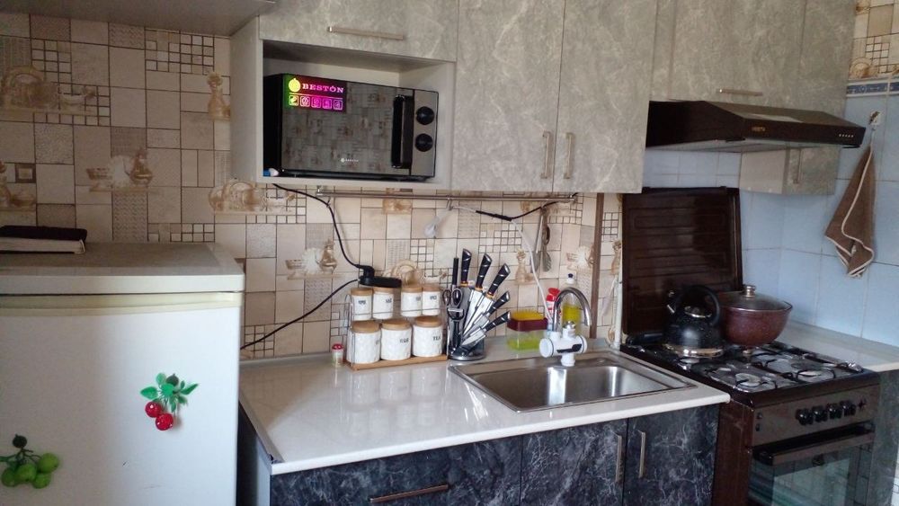 130,000$Ховли уй  сотилади бобур калхозда йўл бойида 8сотх  9 хона