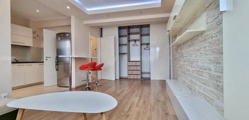 Apartament de vanzare 2 camere + loc de parcare inclus