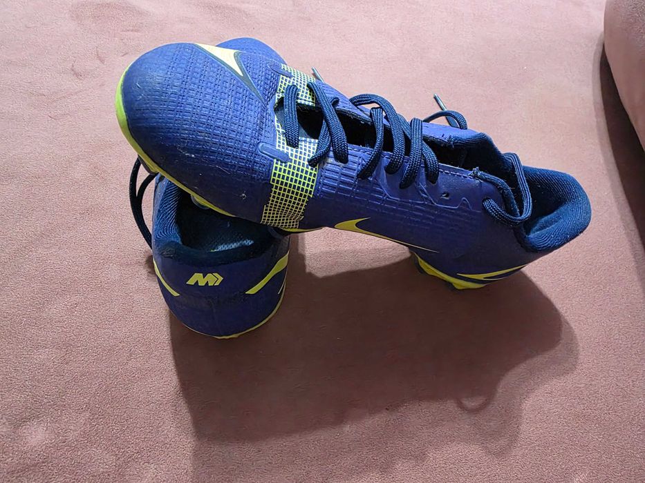 Vand ghete de fotbal NIKE Mercurial