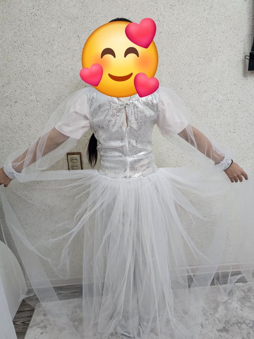 Продам детские нарядные платья.