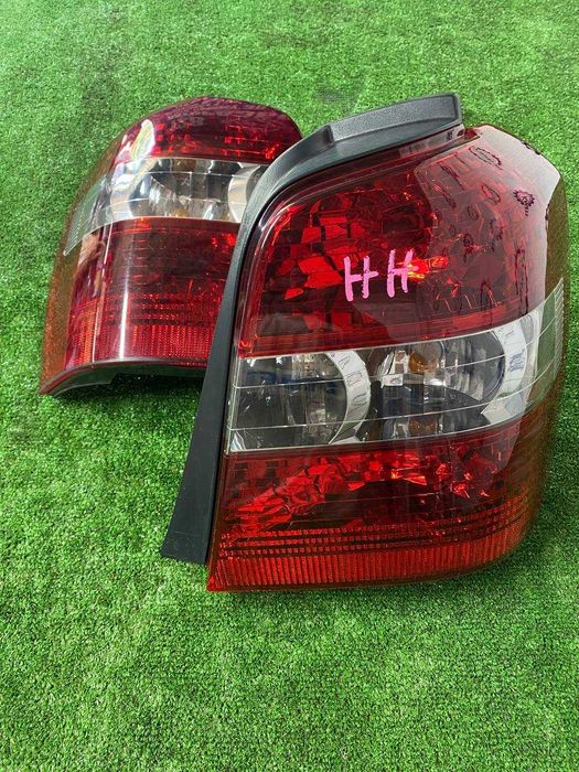 Фонари (фонарь)задние на тойоту хайландер