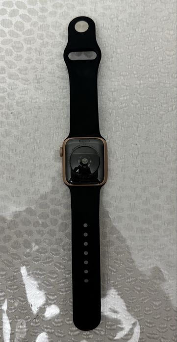 Apple Watch SE.