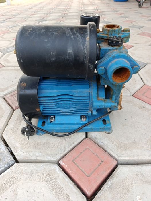 Продам два вакуумных насоса