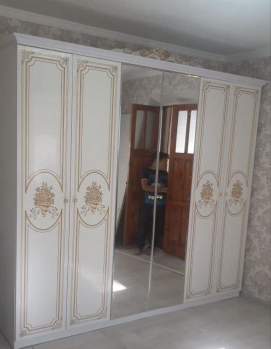 Продам спальный гарнитур