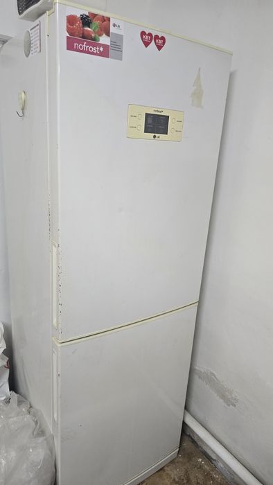 Продам рабочий холодильник LG