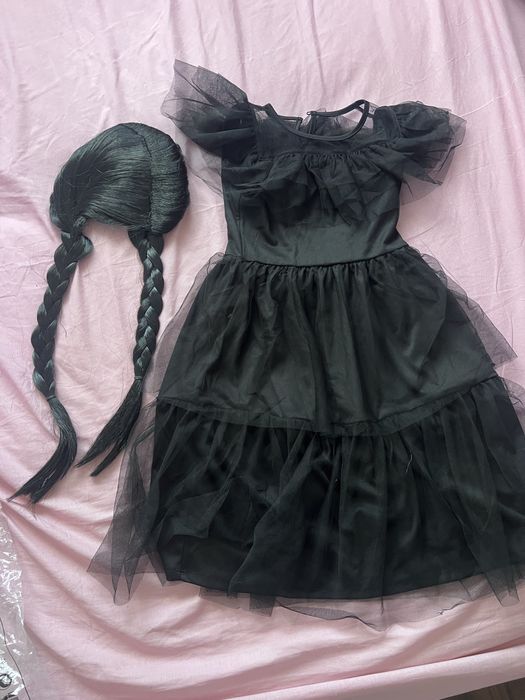 Costum Wednesday