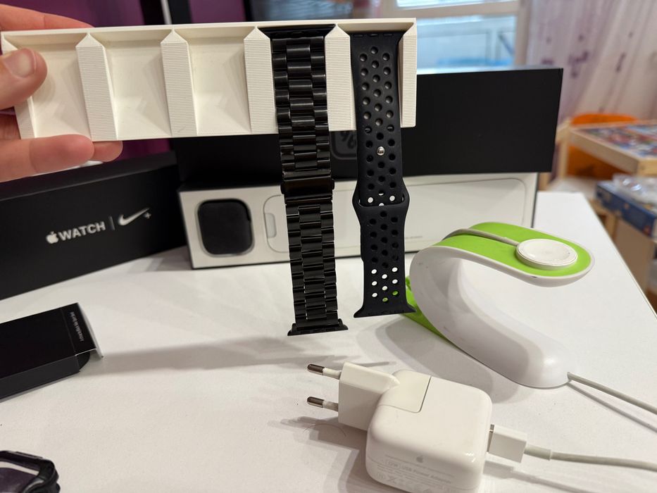 Apple Watch Nike+ Series 4 – 44mm | Отличен комплект + подаръци