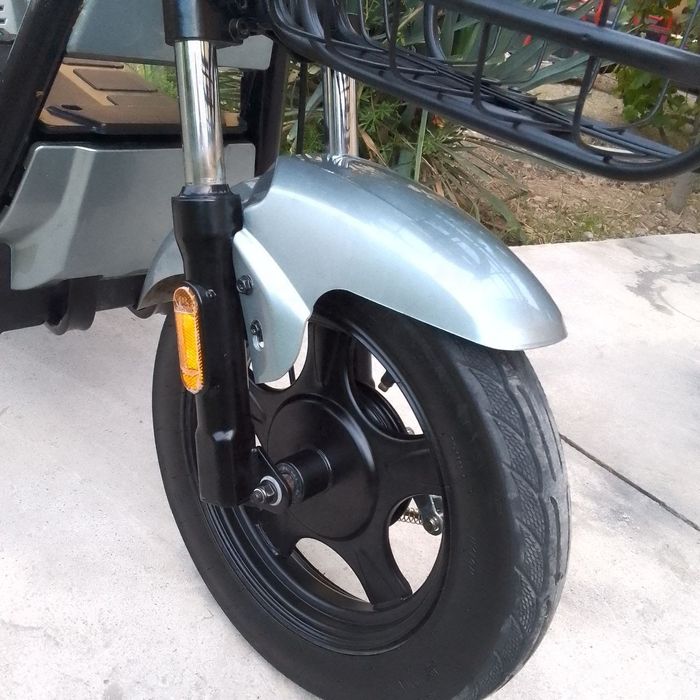 Срочно сотилади пул зарил