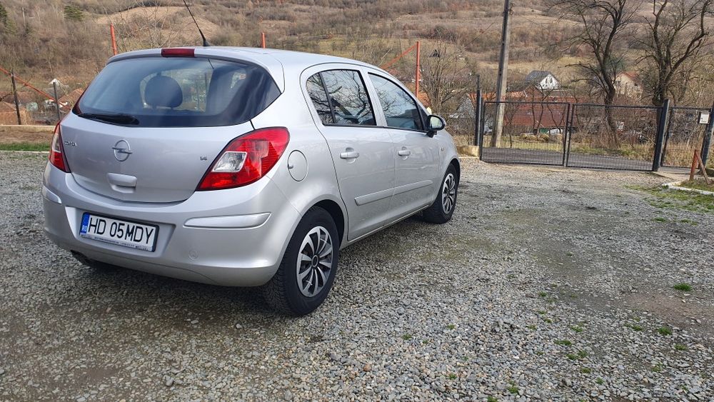 Vând Opel corsa 1.4 benzina