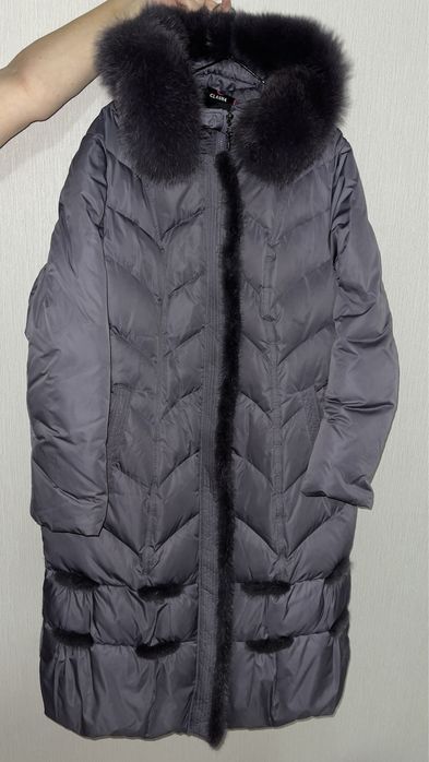 Продам пуховик с мехом песца