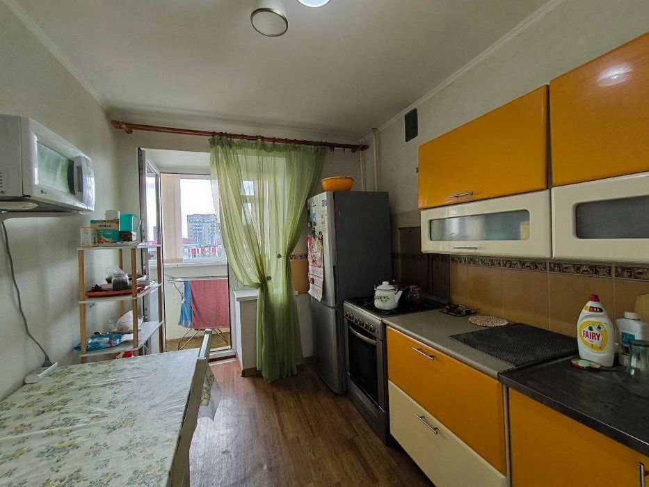 Продам 3 комн. кв. Стадион