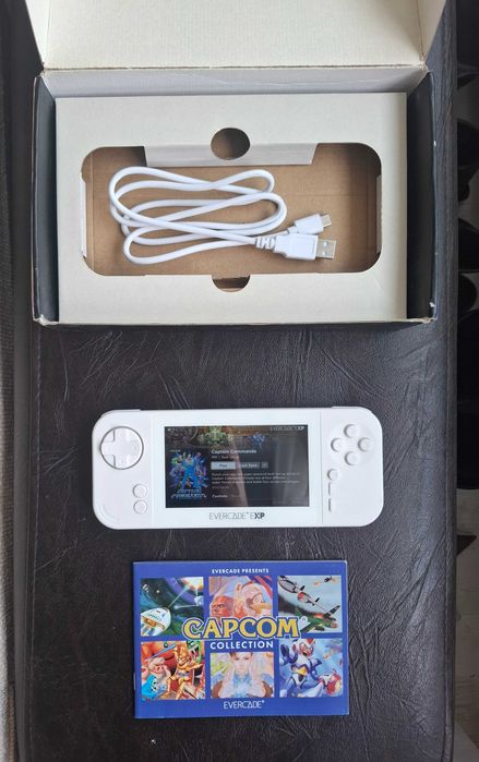 Consola jocuri Arcade Evercade EXP cu 18 jocuri instalate incluse similara cu Nintendo