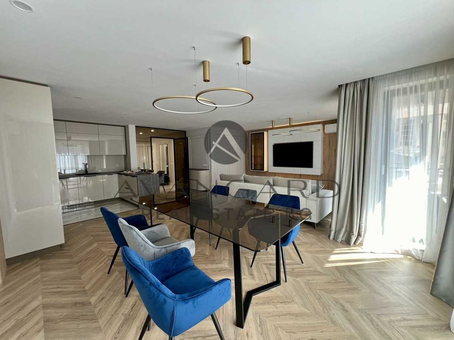 Продава се Тристаен апартамент в Пловдив, Христо Смирненски - 160 кв.м за 2188 €/кв.м - Снимка #1