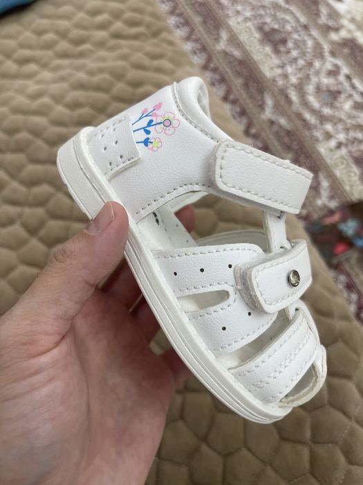 Сандали для девочки новые 20 р