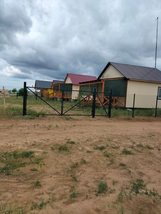 Домики на Самарском побережье Бухтармы