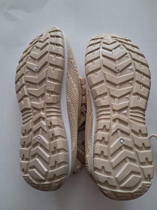 Леки дишащи маратонки