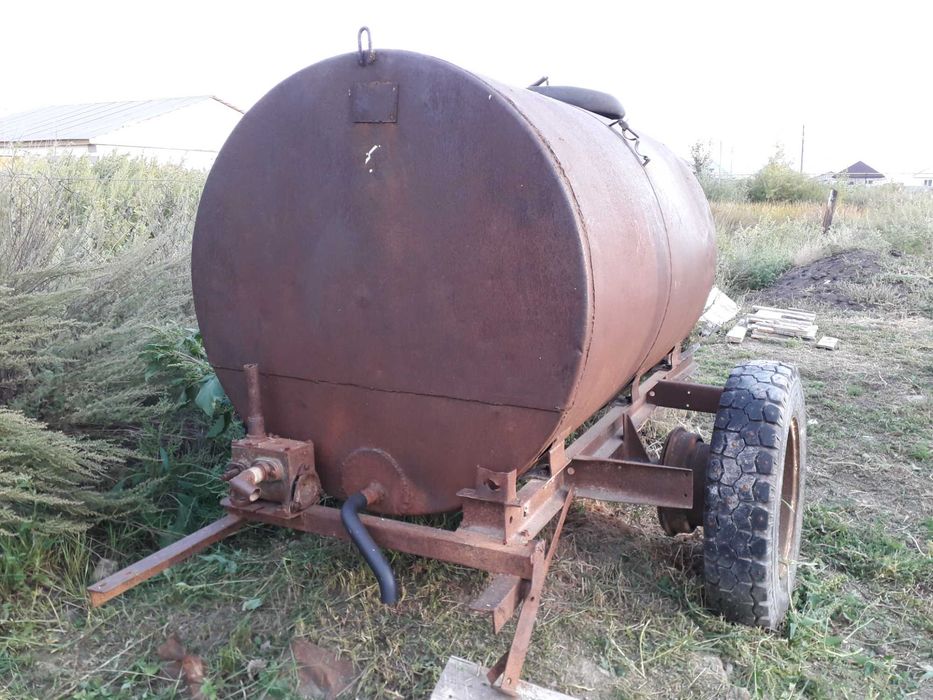 Продам бочку на колесах
