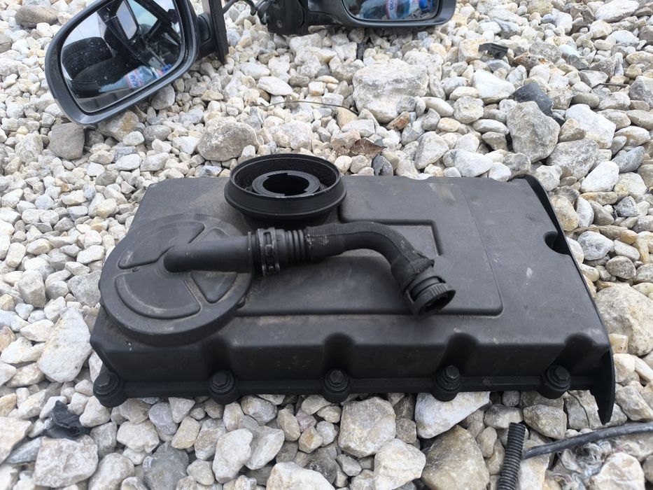 Капак клапани VW Touran 2.0 TDI 140k.c.