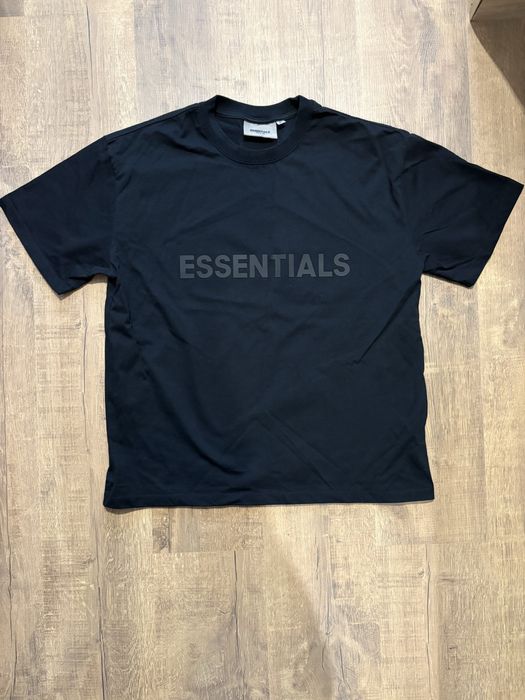 Тениска на Essentials