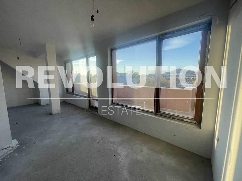 Продава се Тристаен апартамент в Пловдив, Център - 99 кв.м за 1920 €/кв.м - Снимка #1