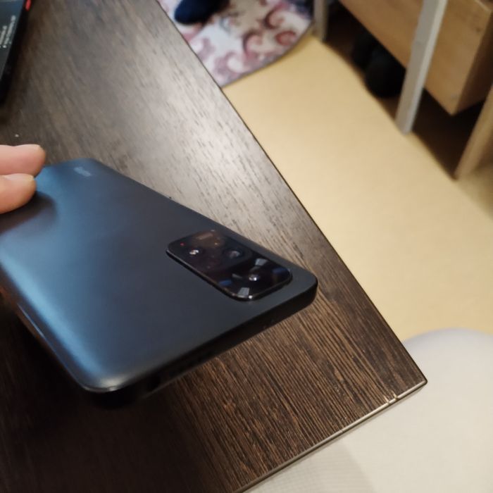 Продам смартфон ноут 11s