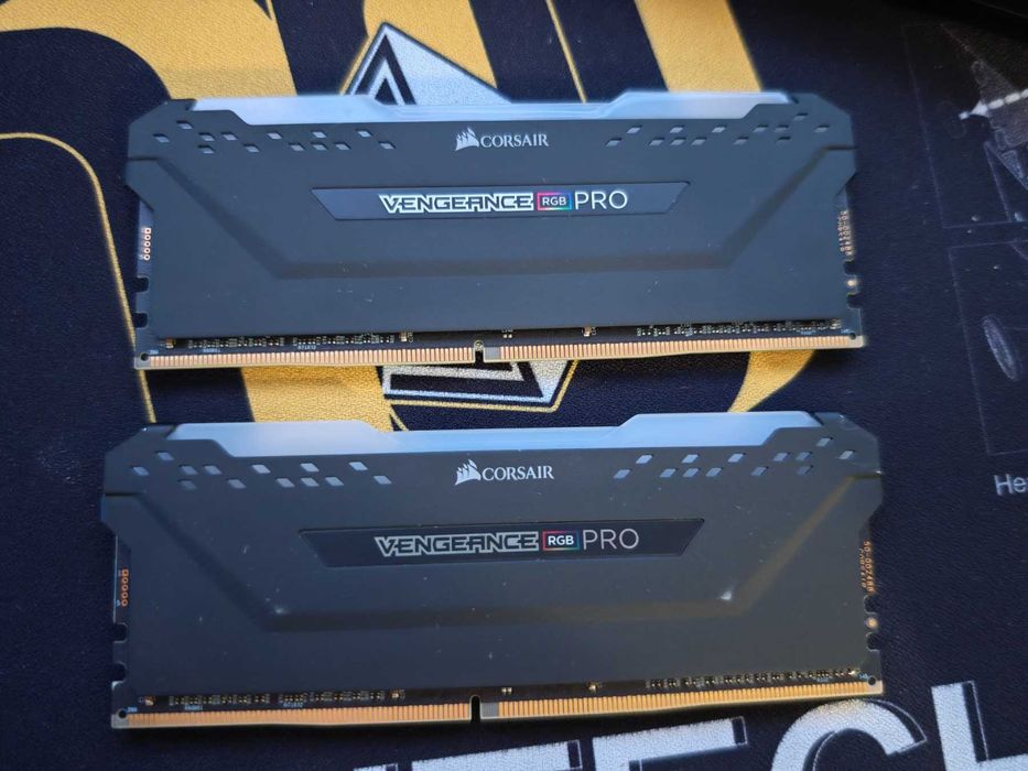 Рам памет Corsair VENGEANCE RGB PRO 32GB (2x16GB) DDR4 3600MHz