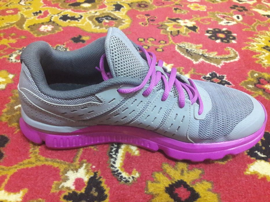 Продам супер кроссовки